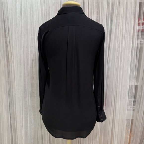 J.Crew Women’s Black Silk Long Sleeve Button Front Blouse Size 2 Minimalist - Picture 3 of 13